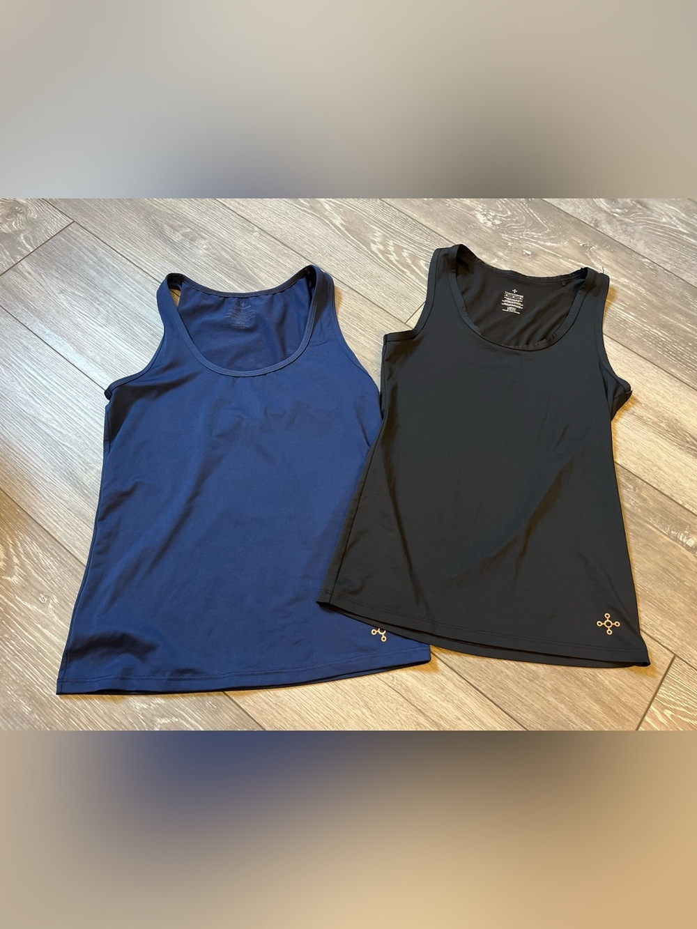 Tommie Copper Core Compression Tank Top Bundle Size Medium